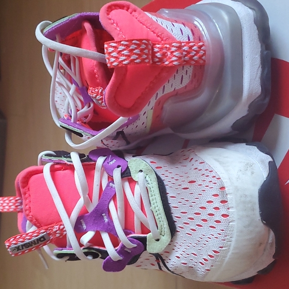 Nike React Vision [GS] - Picture 6 of 9